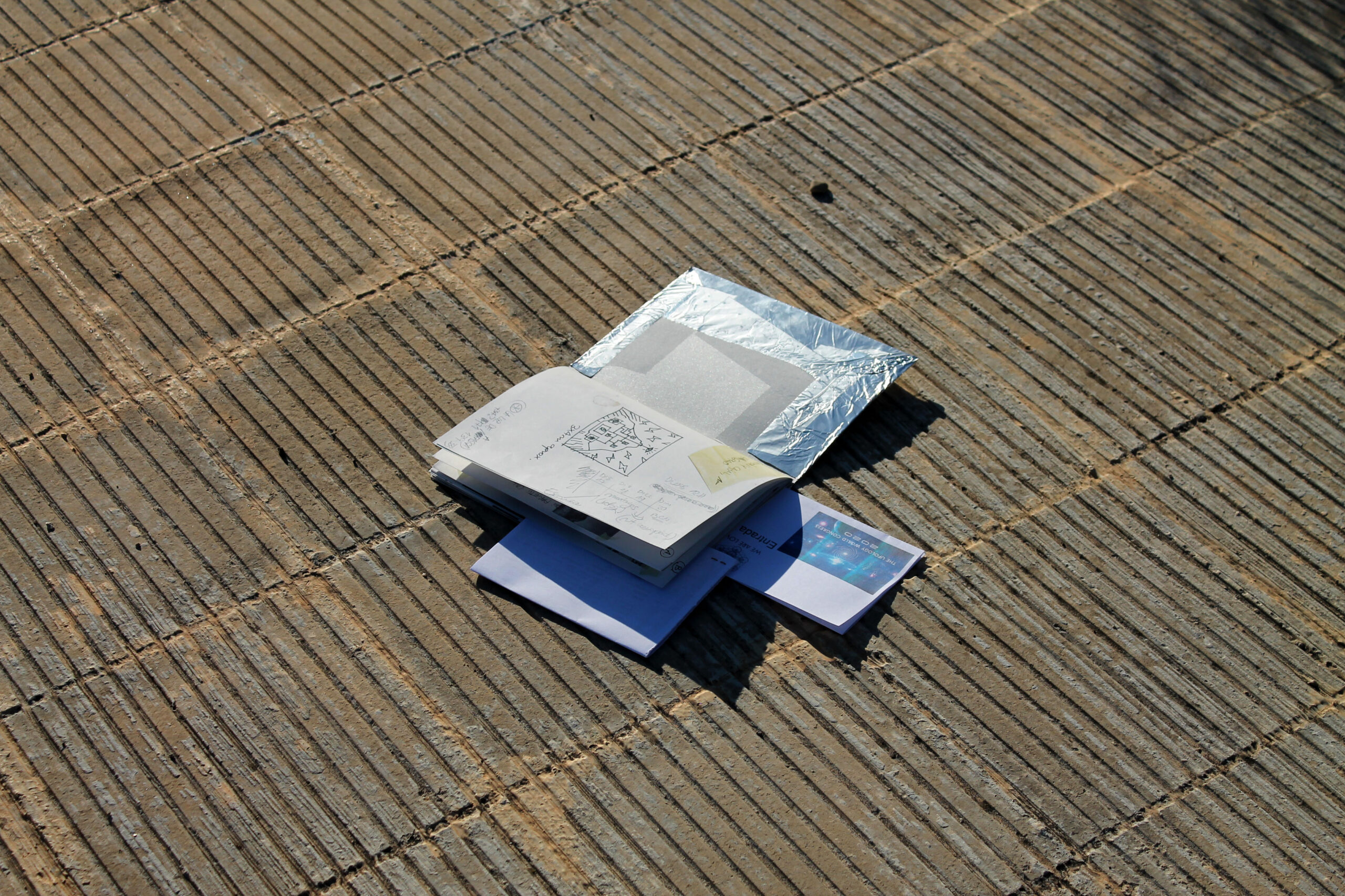 Publicación: 111 unidades, 28 pag + 4 documentos inseridos, 21,3 x 15 cm. 2021