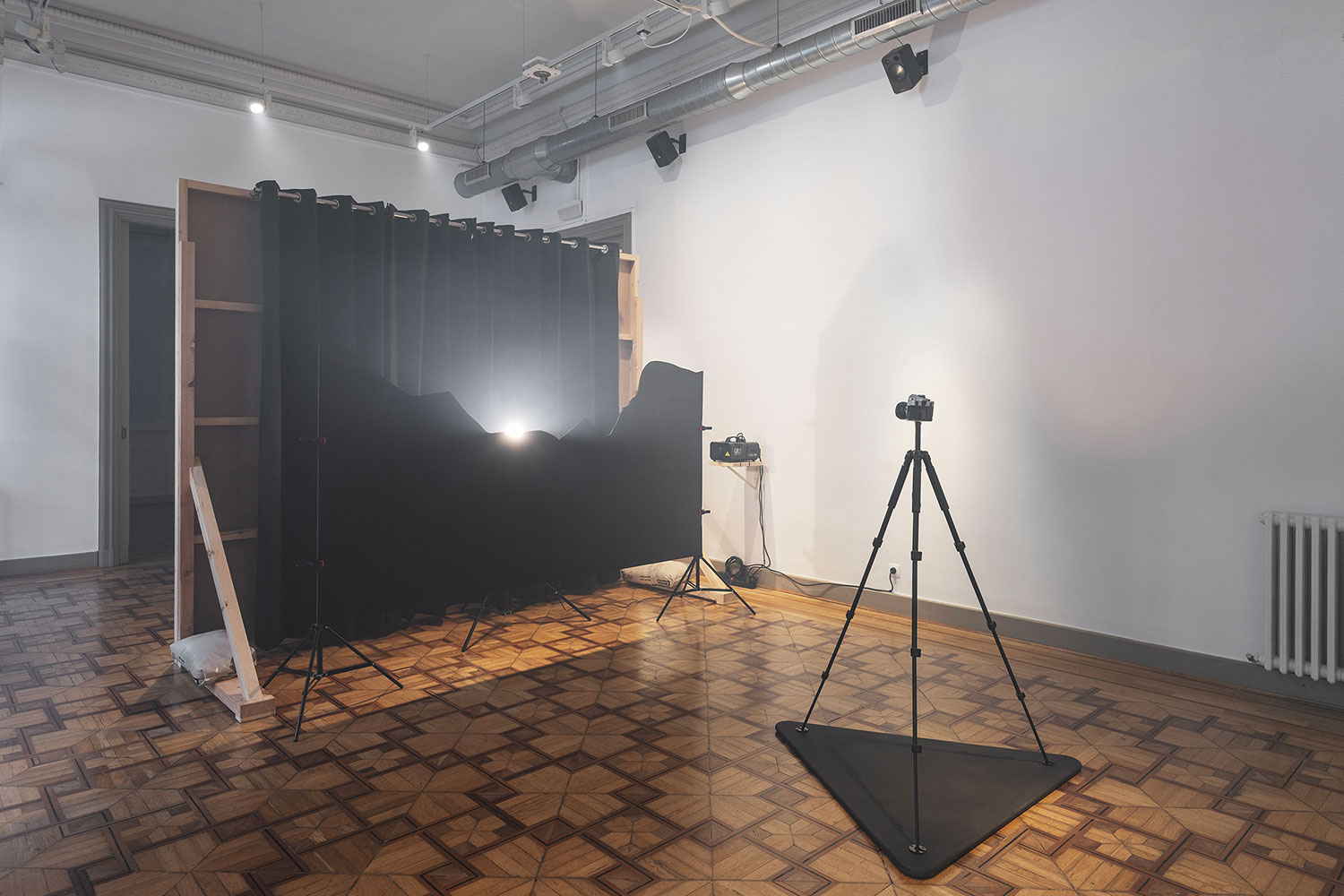 Exposició al Centre Cultural Casa Elizalde. Barcelona 2025. 
Fotografies de Judit Bou